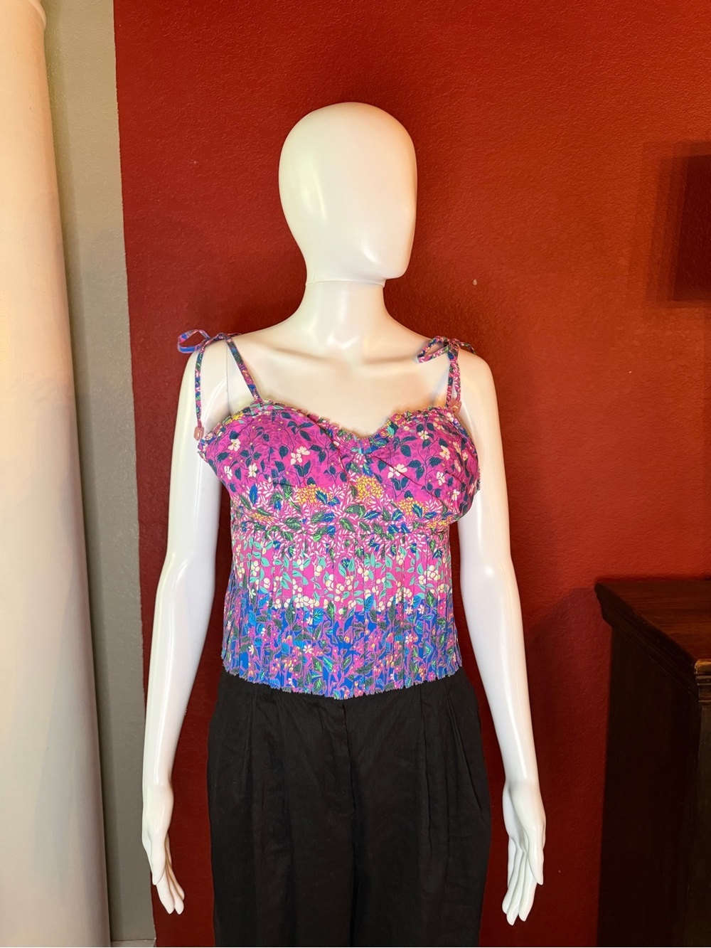 Love The Label Samira Smocked Floral Top - NWT - Size Medium